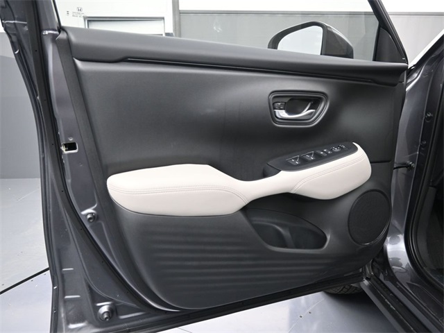 2026 Honda HR-V LX photo 2