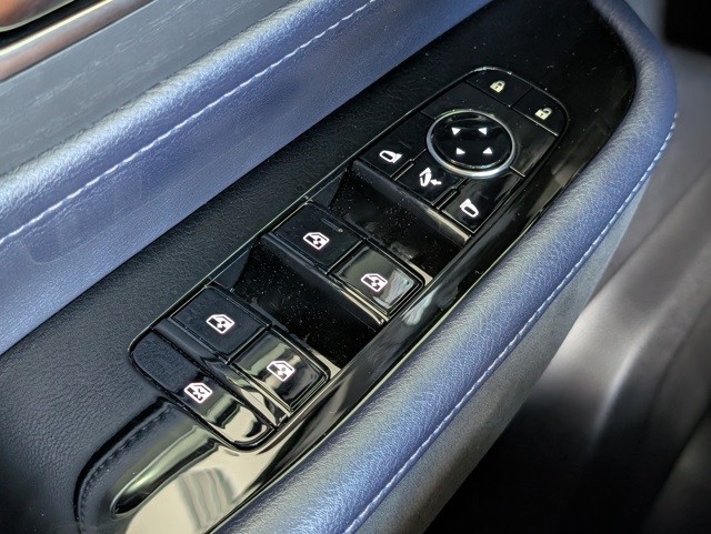 2026 Infiniti QX80 Sensory photo 21