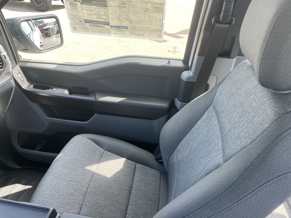 2025 Ford F-150 XL photo 16