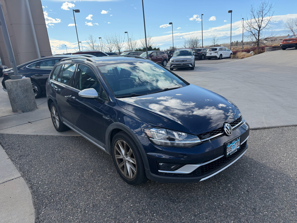 2018 Volkswagen Golf Alltrack SE photo 2