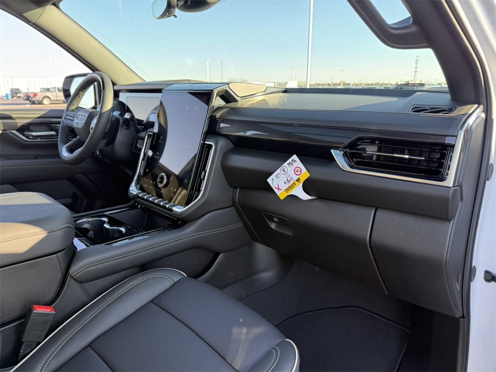 2026 GMC YUKON XL - Image 40