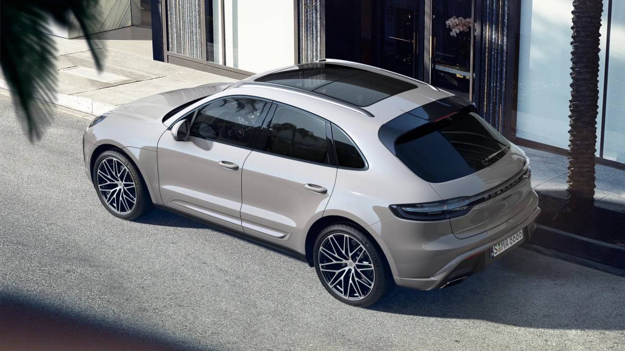 2025 Porsche Macan T photo 4