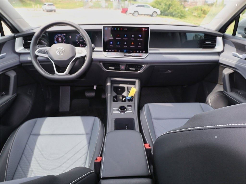 2025 Volkswagen Tiguan SE photo 15