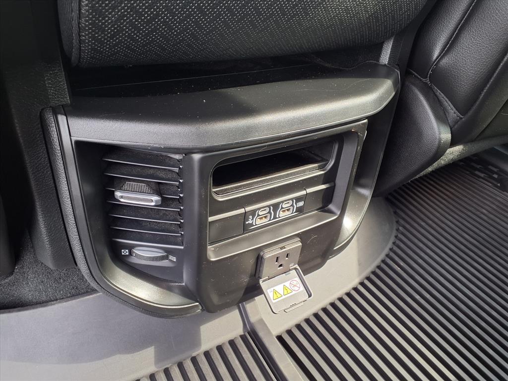 2019 Ram 1500 Laramie photo 4