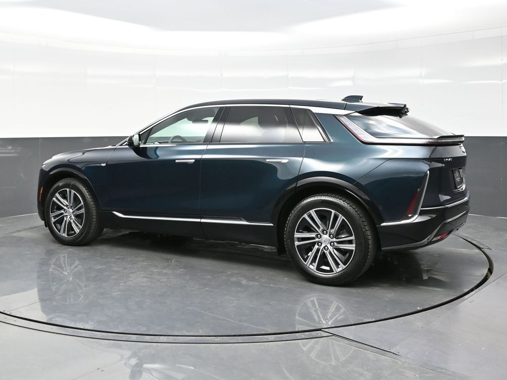 2026 Cadillac Lyriq Luxury photo 3