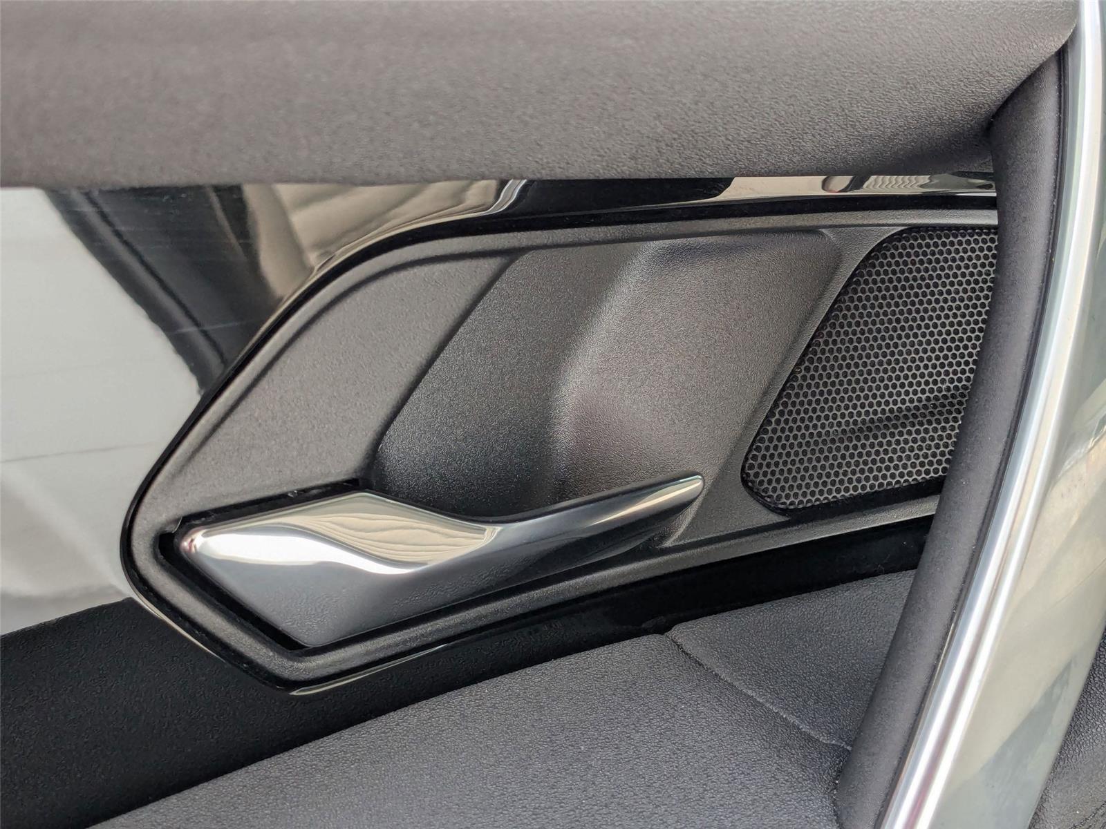 2024 Land Rover Discovery Sport S photo 23