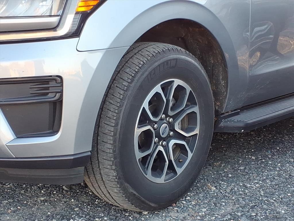 2023 Ford Expedition MAX XLT photo 3