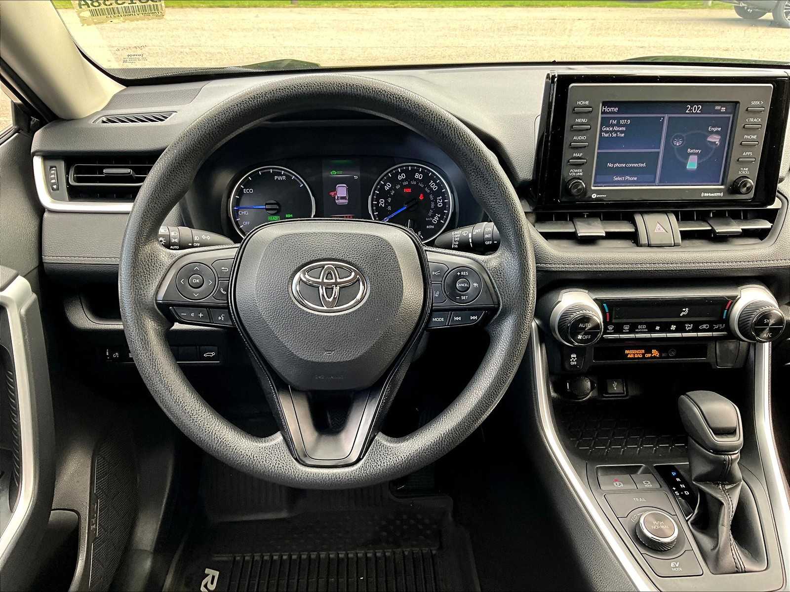 2021 Toyota RAV4 XLE photo 17