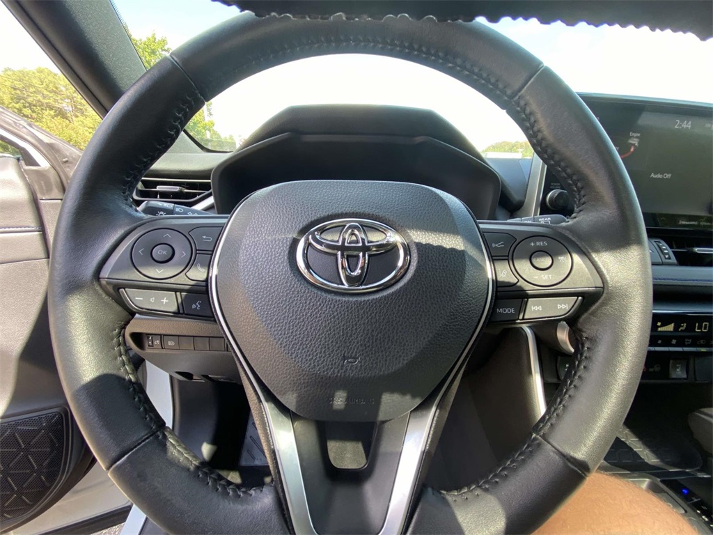 2022 Toyota RAV4 Hybrid XSE photo 13