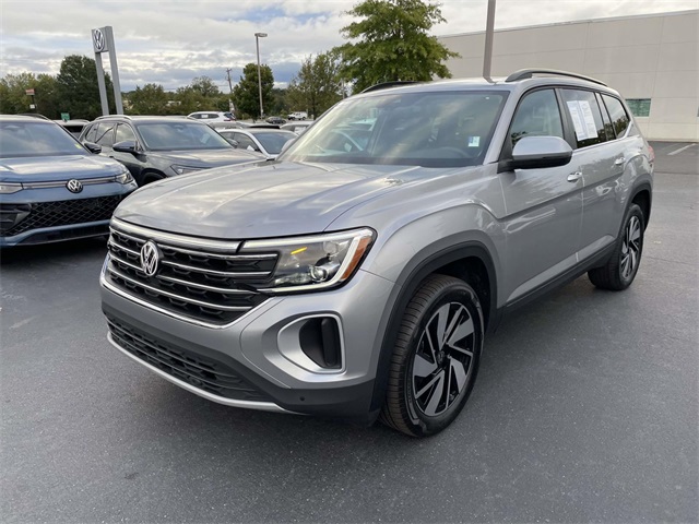 2024 Volkswagen Atlas SE Technology photo 3