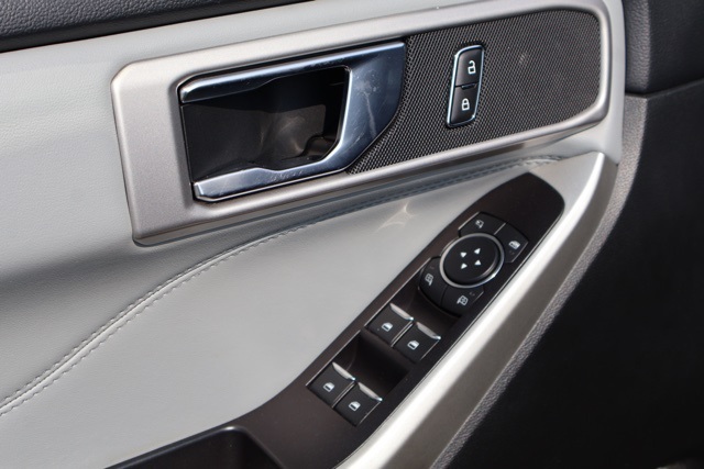 2022 Ford Explorer XLT photo 9