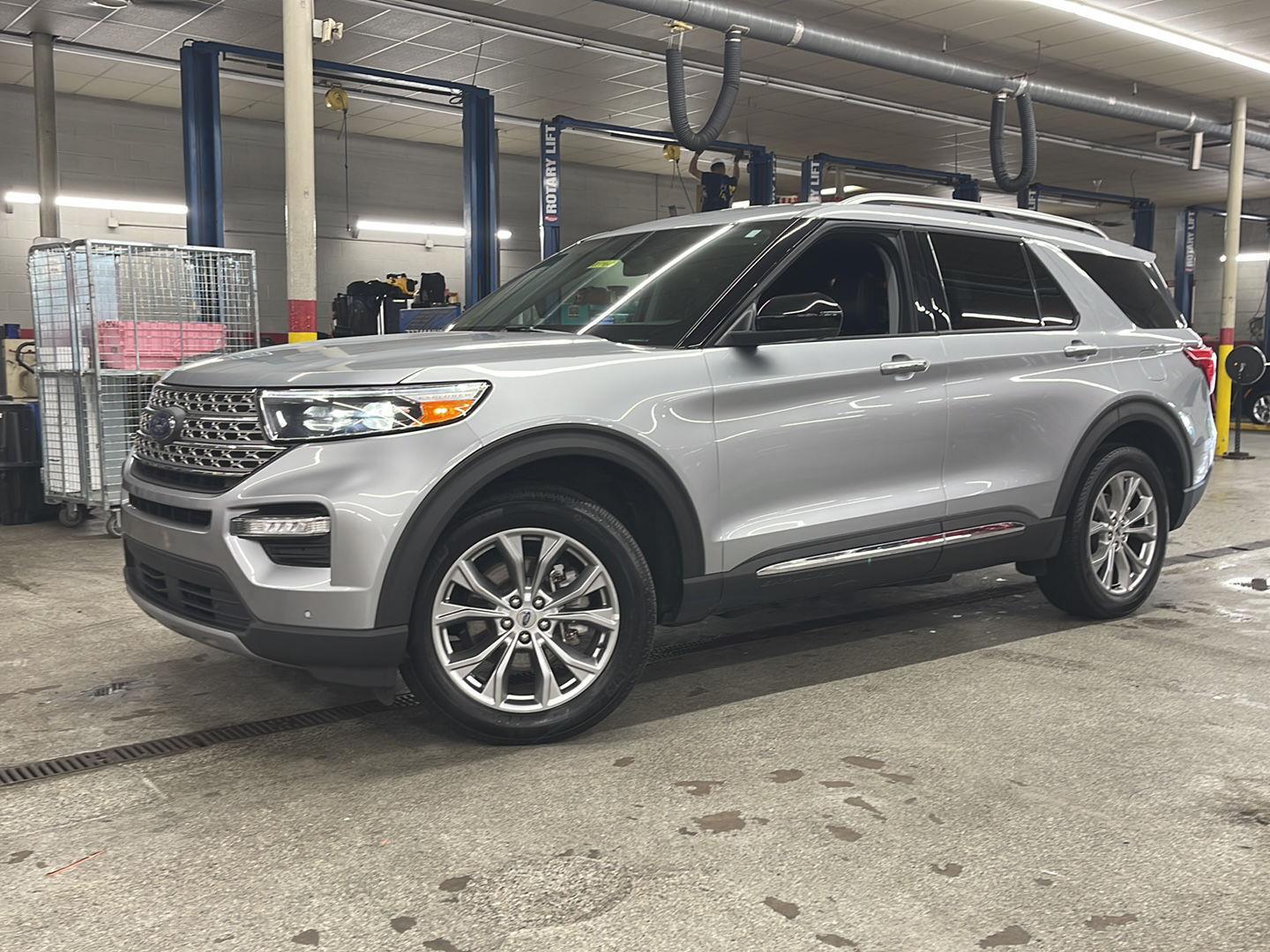 2023 Ford Explorer Limited photo 3