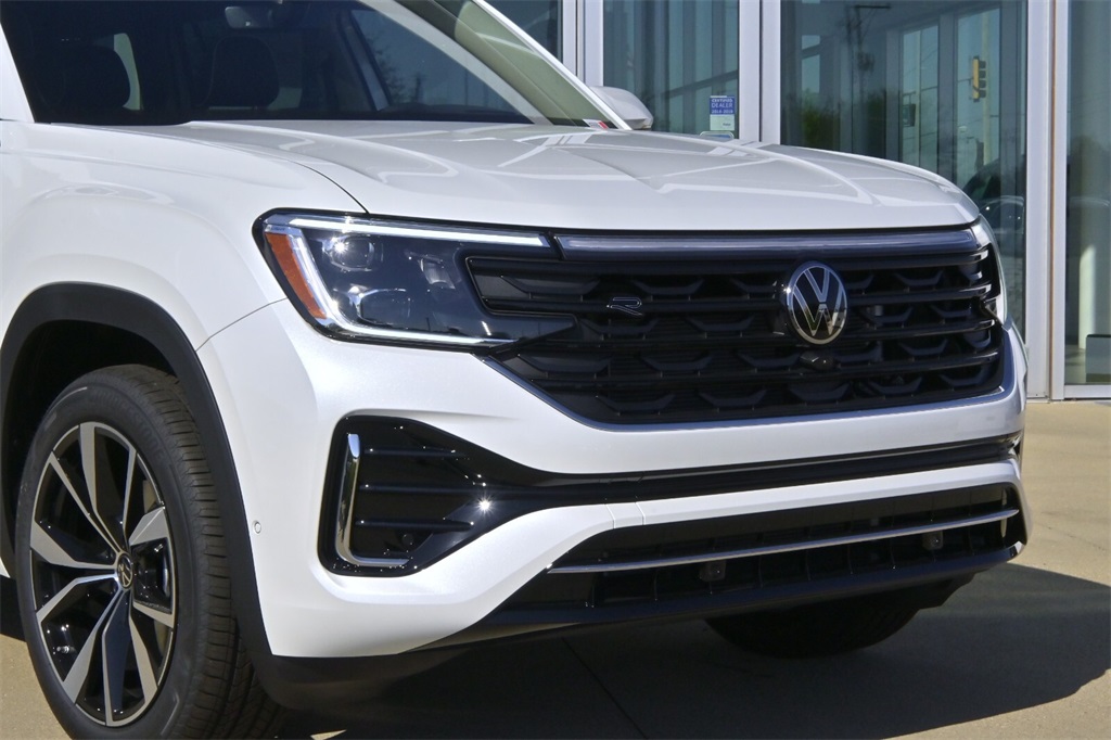 2026 Volkswagen Atlas SEL Premium R-Line photo 3