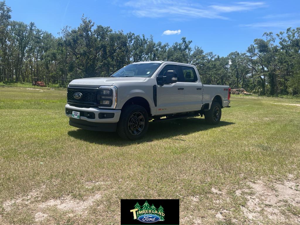 2025 Ford F-350 Super Duty XL's photo