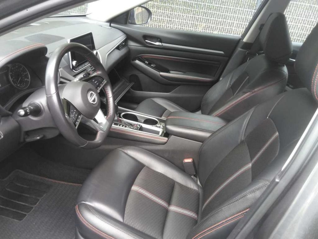 2023 Nissan Altima 2.5 SR photo 3