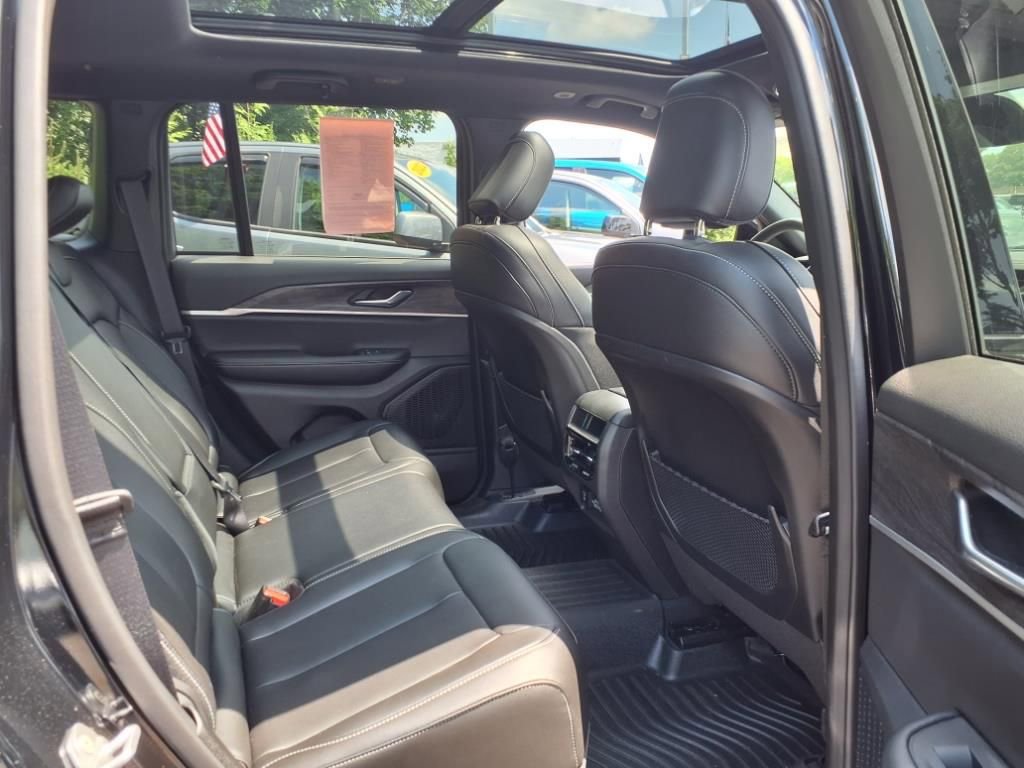 2025 Jeep Grand Cherokee Limited photo 31
