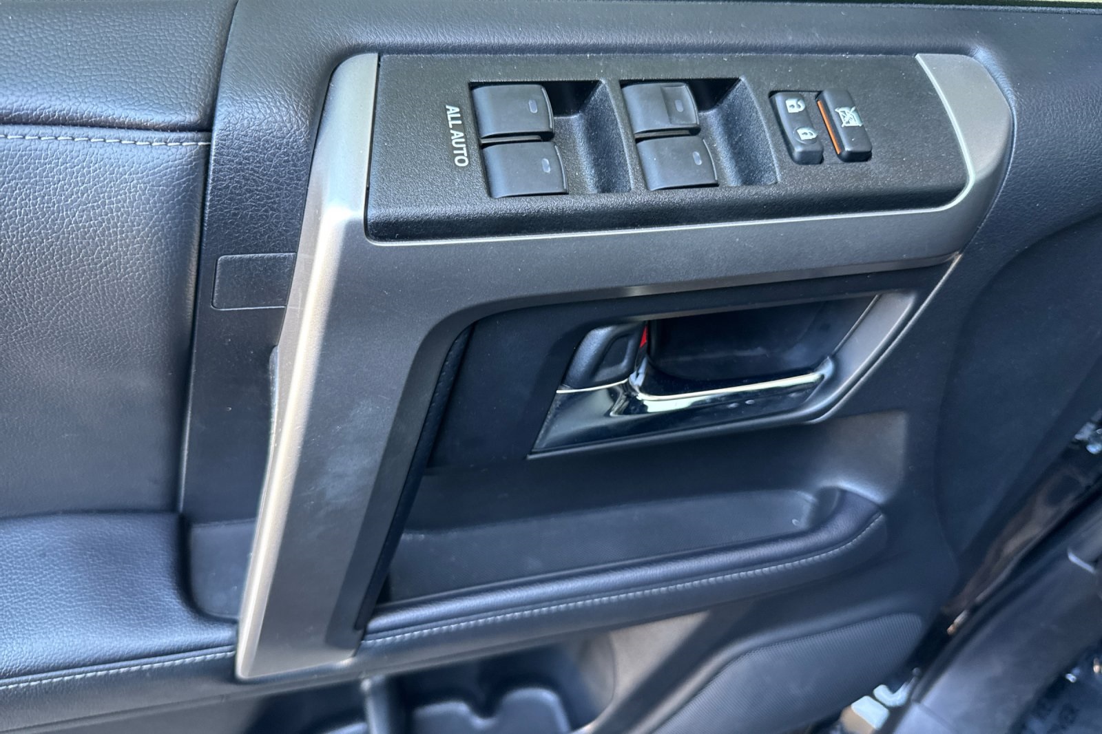2024 Toyota 4Runner SR5 Premium photo 10