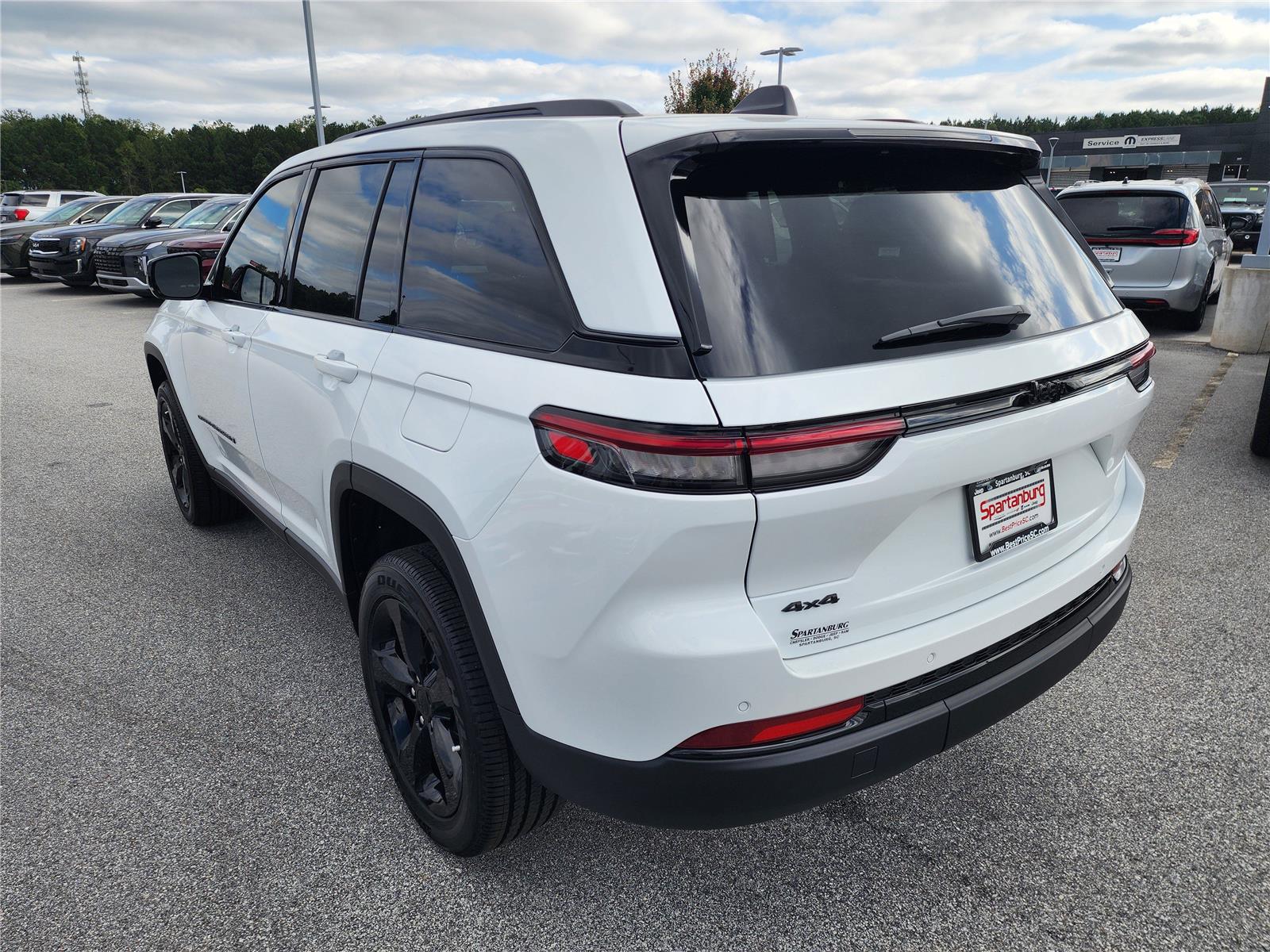 2025 Jeep Grand Cherokee Altitude X photo 2