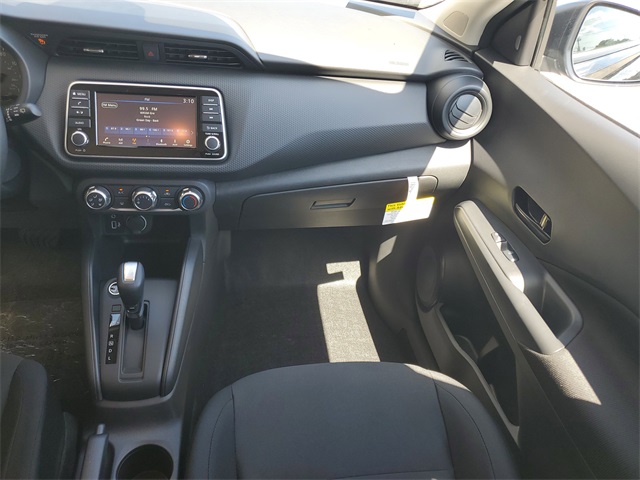 2025 Nissan Kicks Play S photo 17