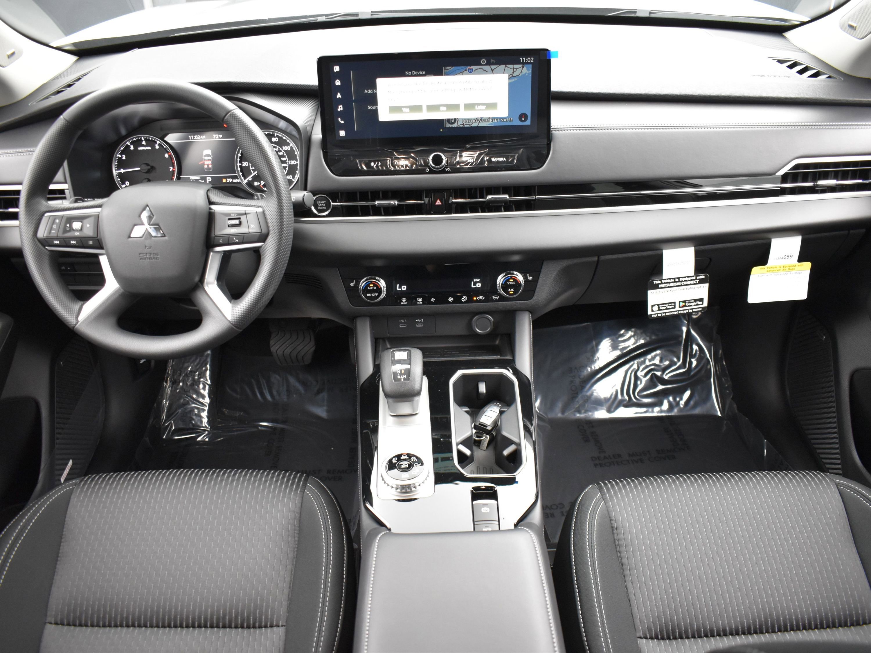 2025 Mitsubishi Outlander ES photo 13