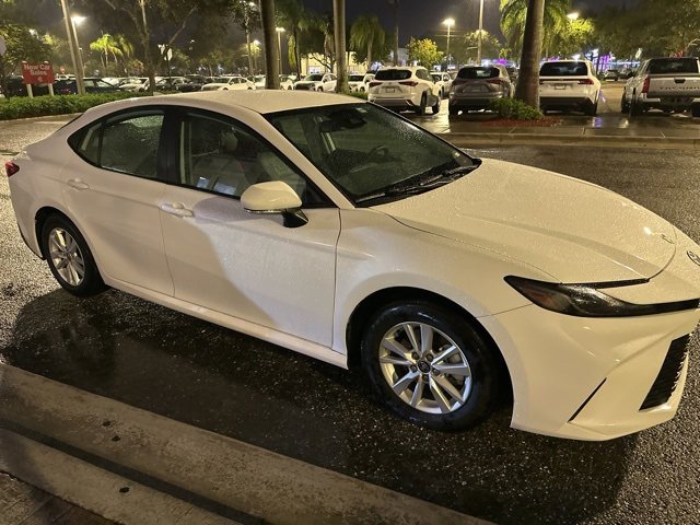2025 Toyota Camry LE photo 6