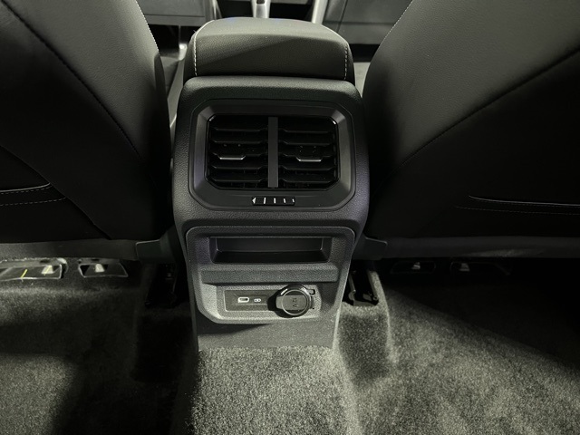 2024 Volkswagen Tiguan SEL R-Line Black photo 8