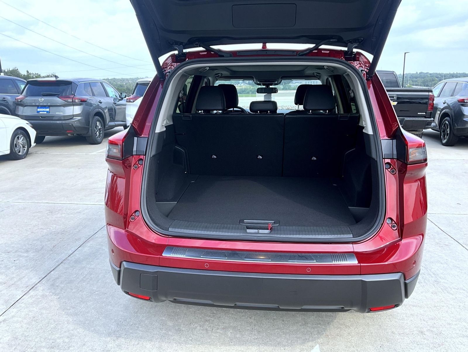 2026 Nissan Rogue SV photo 9