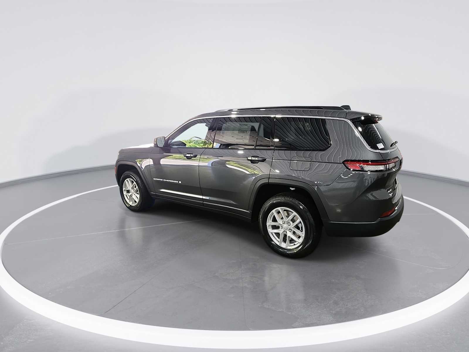 2025 Jeep Grand Cherokee Laredo X photo 6