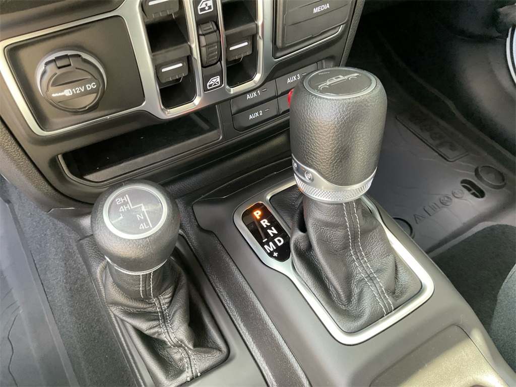 2025 Jeep Gladiator Sport S photo 33