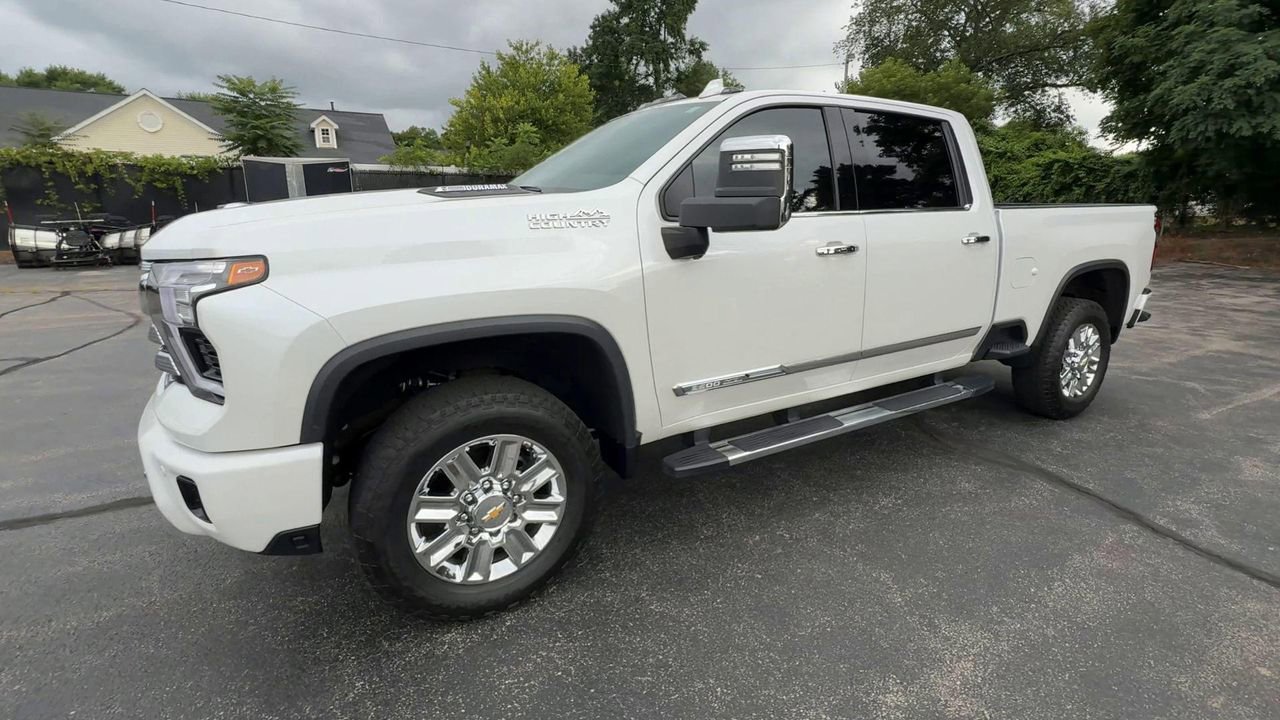2024 Chevrolet Silverado High Country photo 4