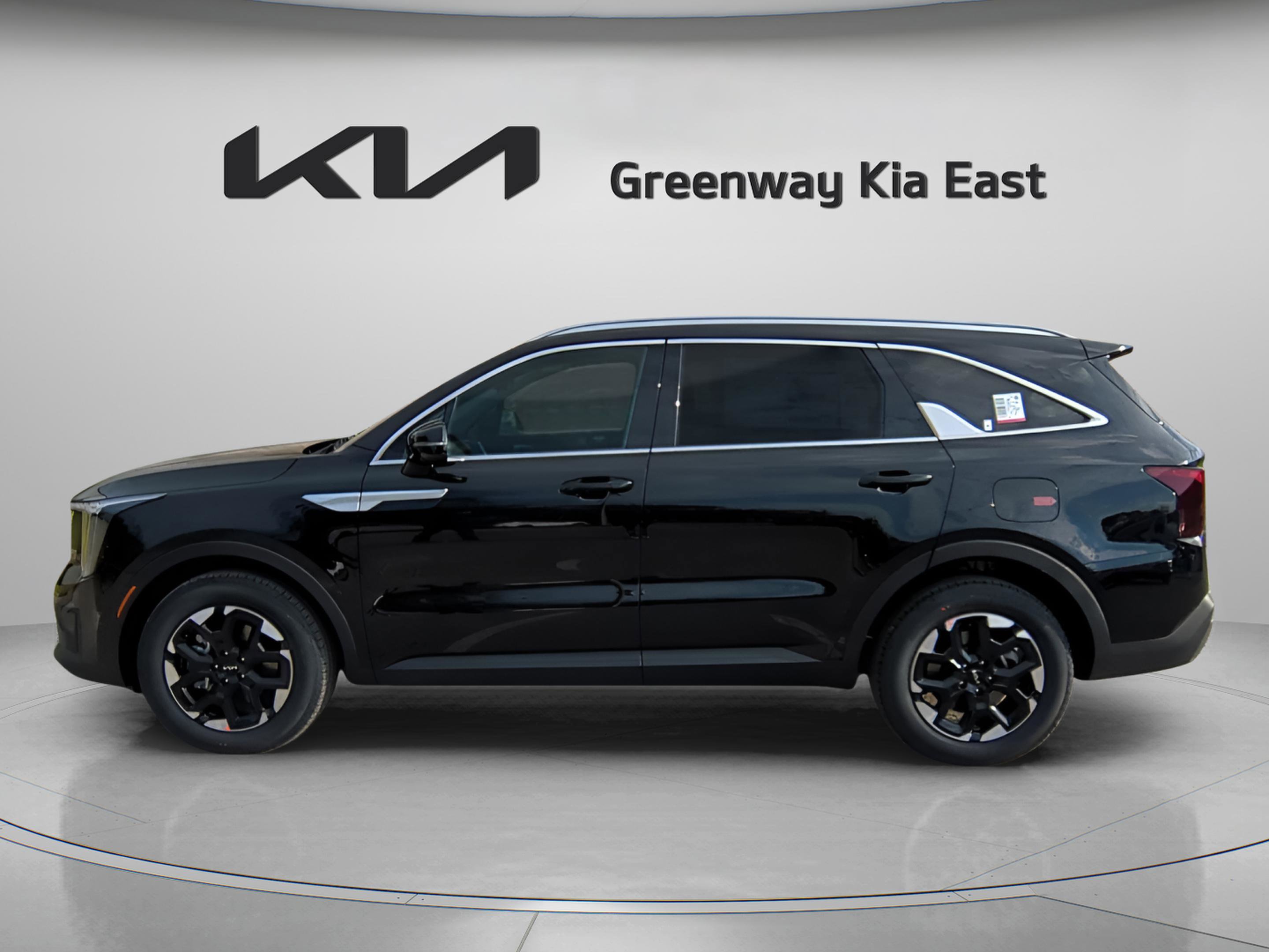 2025 Kia Sorento S photo 4