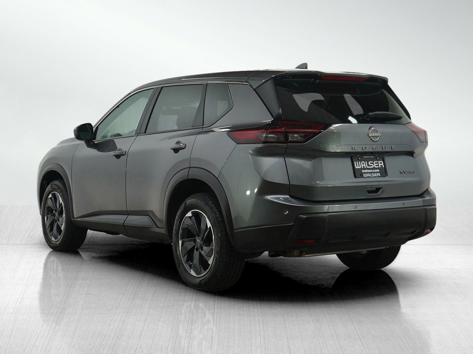 2024 Nissan Rogue SV photo 2