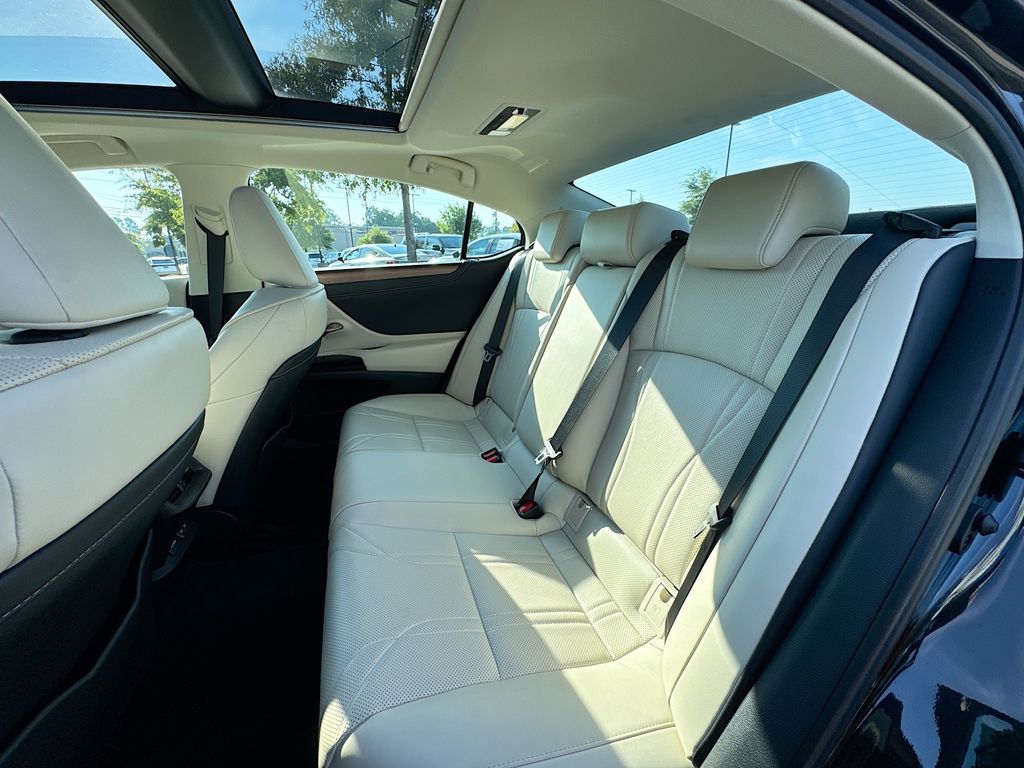 2024 Lexus ES 350 Luxury photo 34