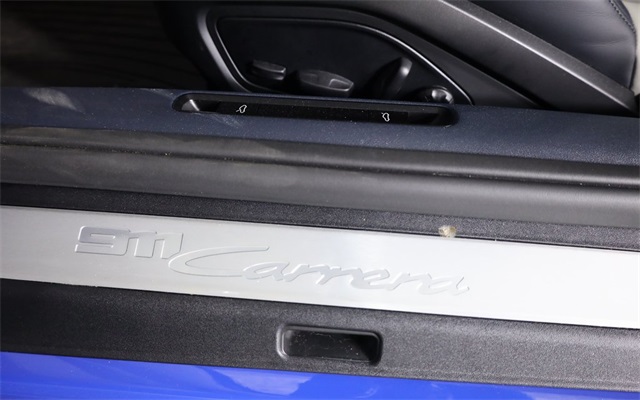 2025 Porsche 911 photo 38