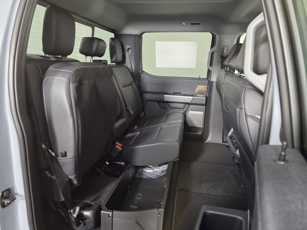 2025 Ford F-350 Lariat photo 19
