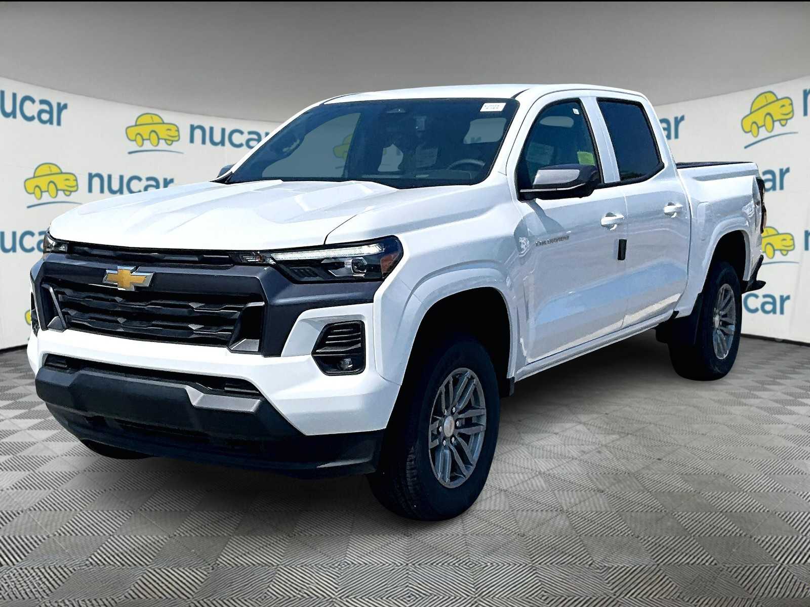 2025 Chevrolet Colorado Work Truck LT photo 3