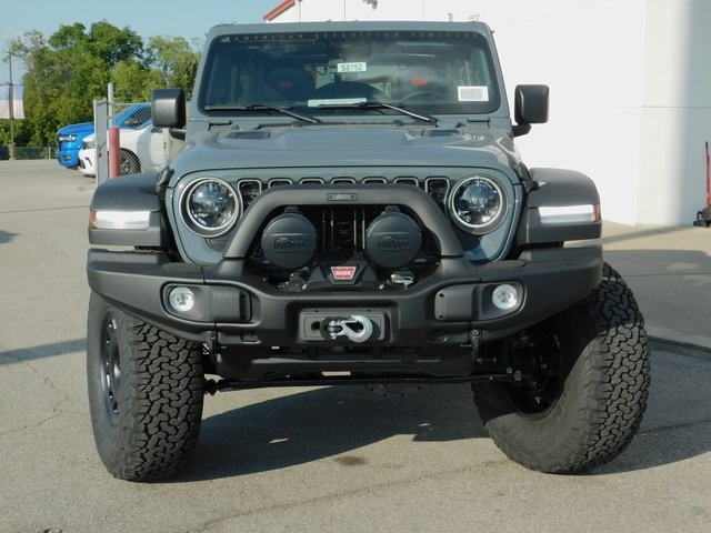 2025 Jeep Wrangler Rubicon photo 2