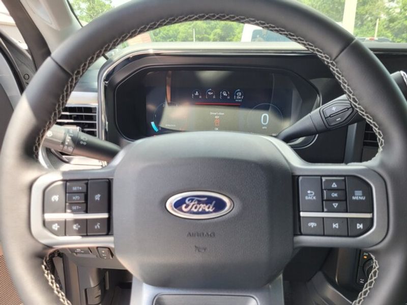 2025 Ford F-350 Lariat photo 21