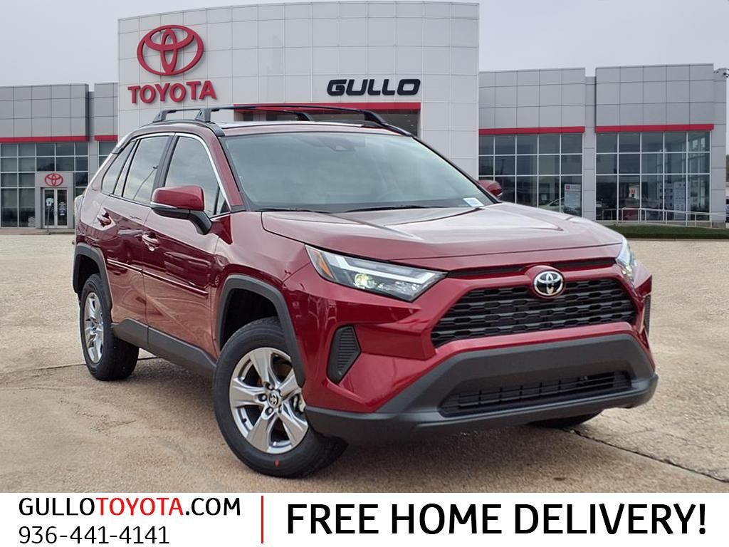 2025 Toyota RAV4 XLE's photo