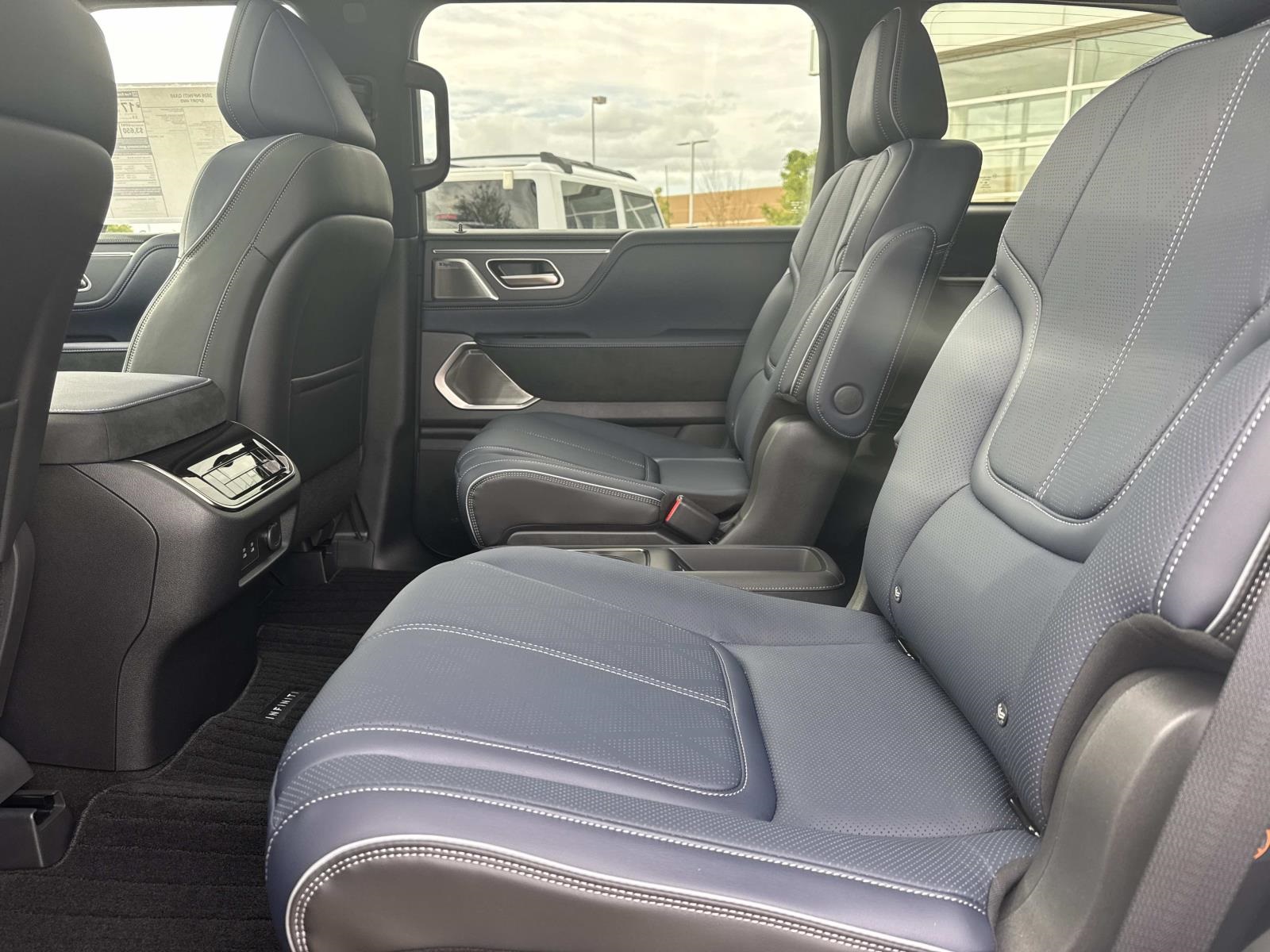 2026 Infiniti QX80 Sensory photo 8