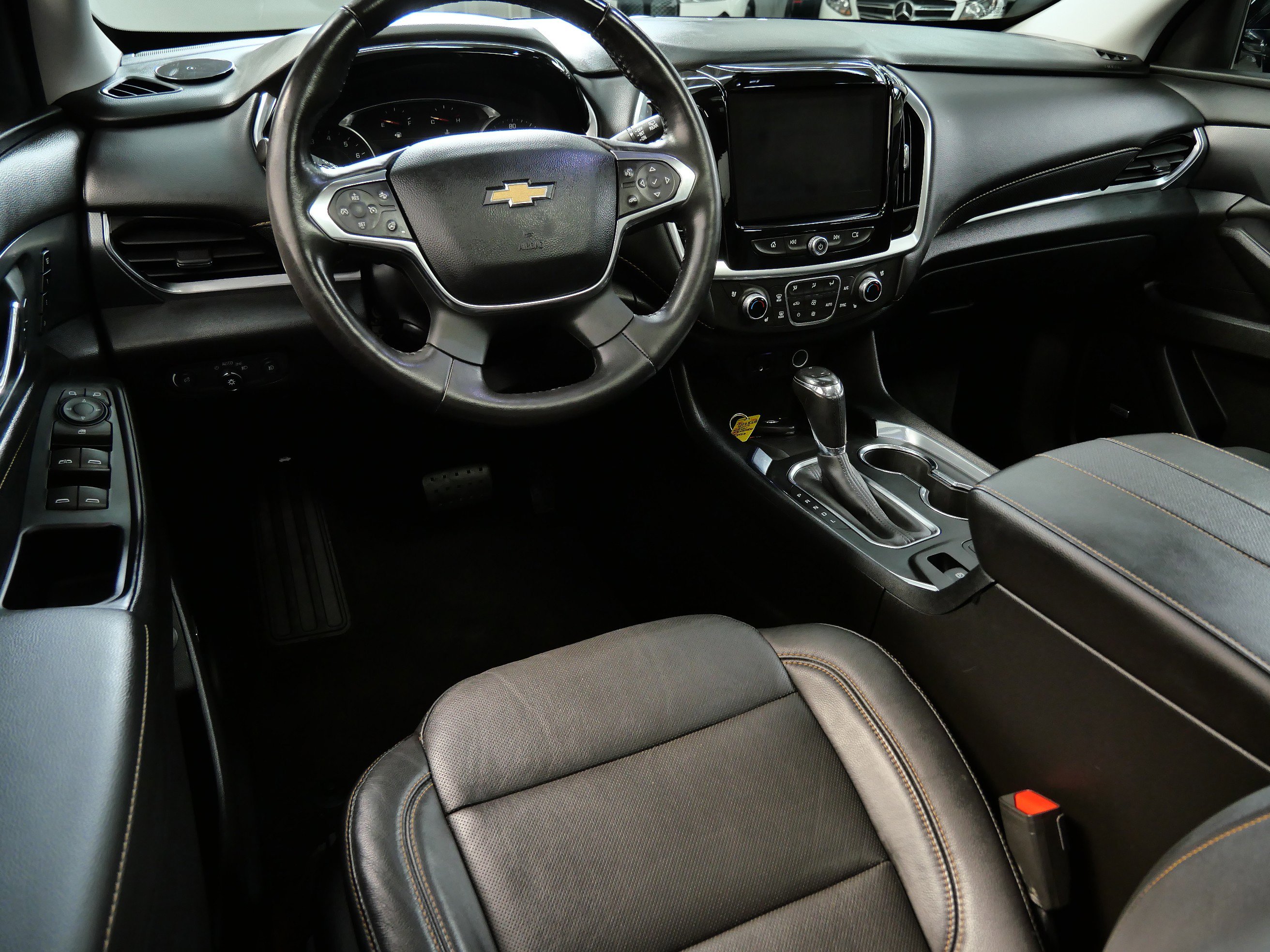 Used 2019 Chevrolet Traverse Premier with VIN 1GNEVKKW3KJ196119 for sale in Minnetonka, Minnesota