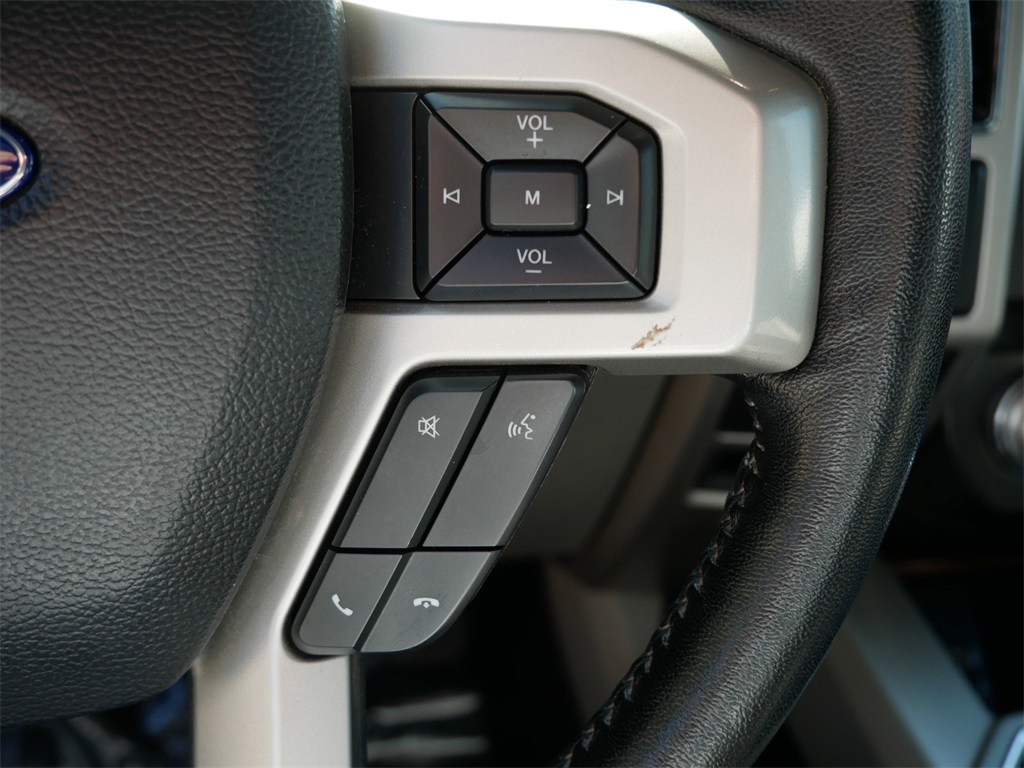 2019 Ford F-150 Lariat photo 16