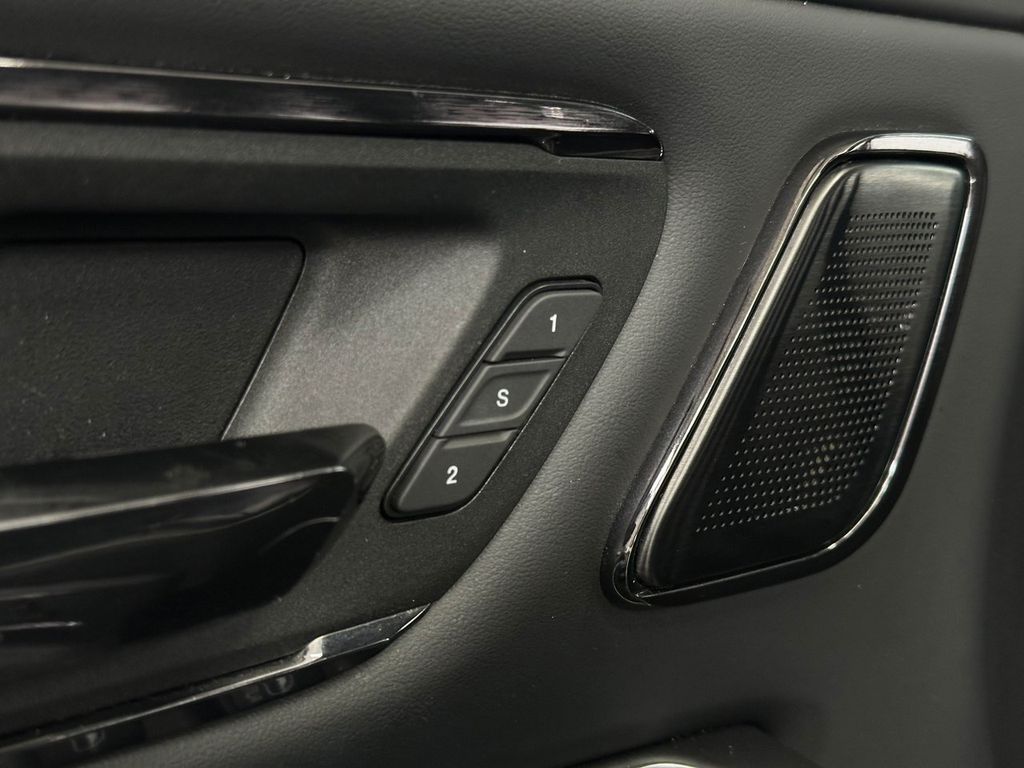 2023 Ram 1500 Limited photo 24