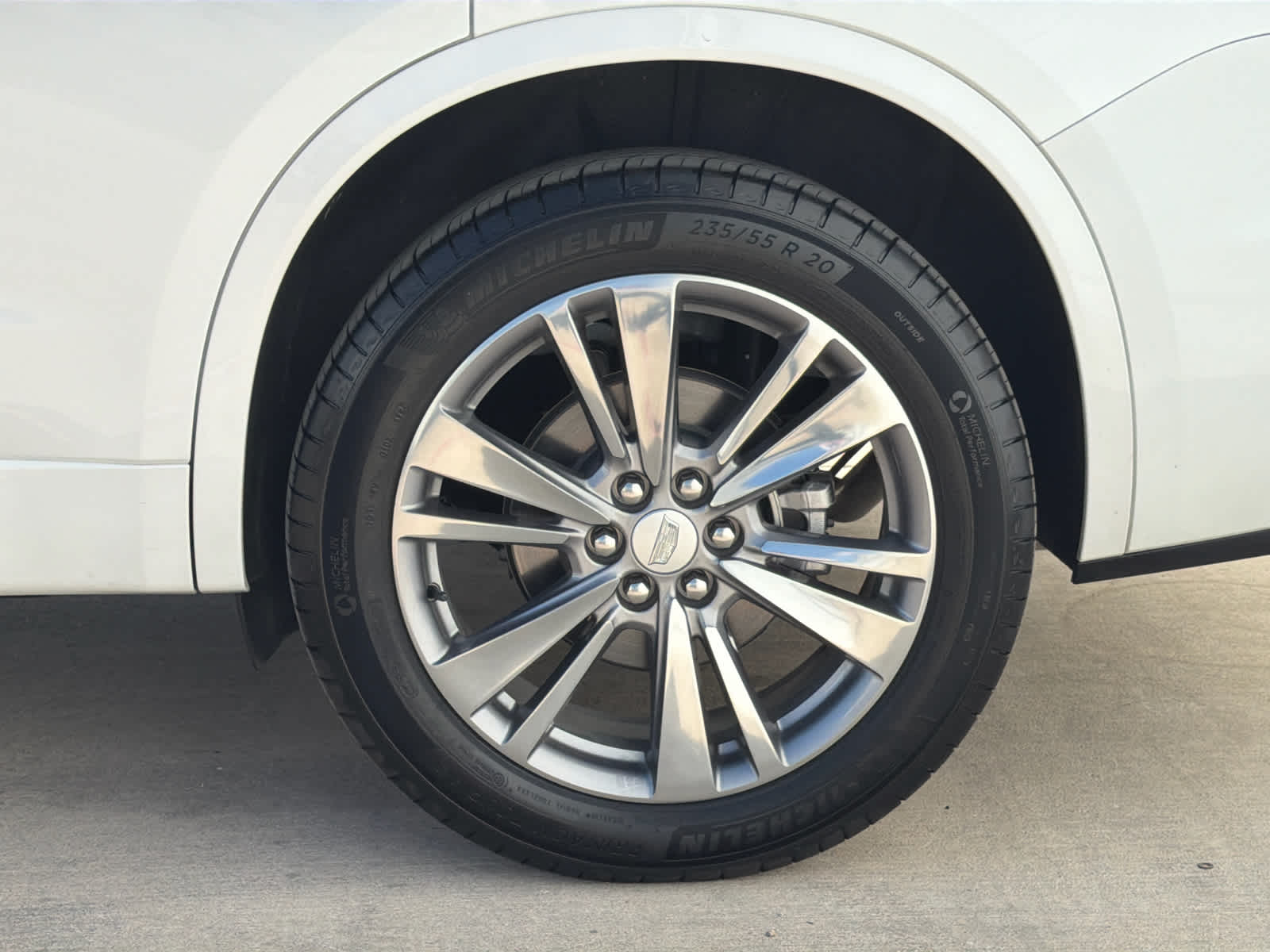 2025 Cadillac XT6 Premium Luxury photo 4