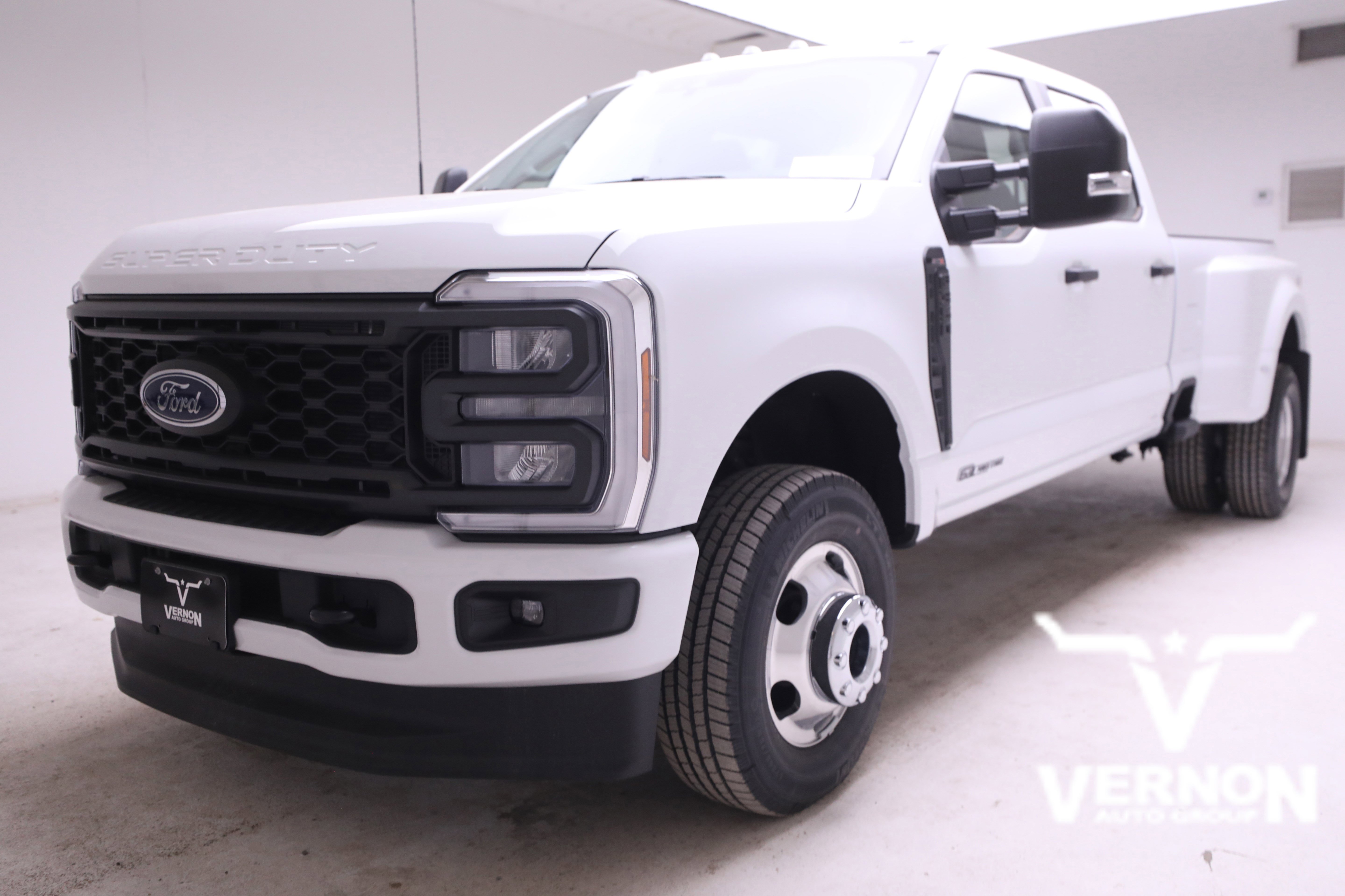 2026 Ford F-350 Super Duty XL's photo