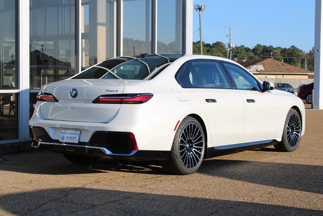 2025 Bmw 750e photo 3