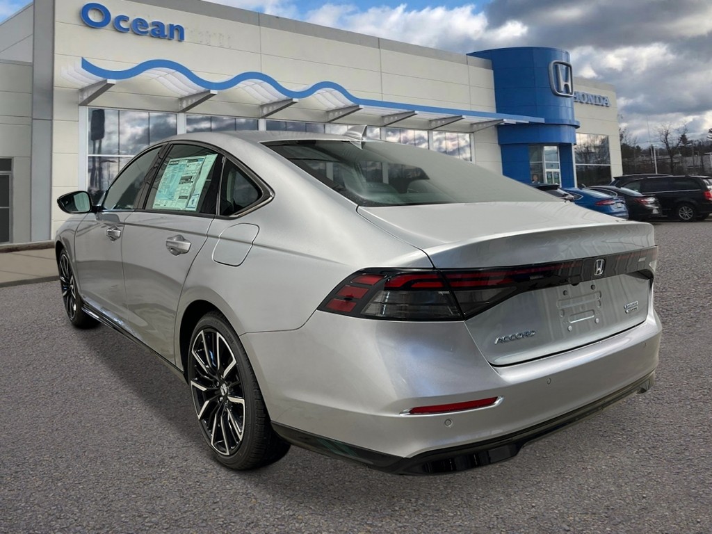 2025 Honda Accord Hybrid Touring photo 3