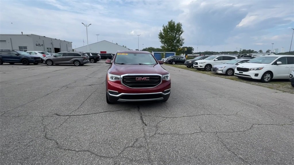2017 Gmc Acadia SLE photo 2