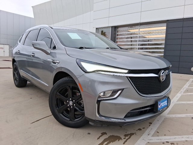 2023 Buick Enclave Essence's photo