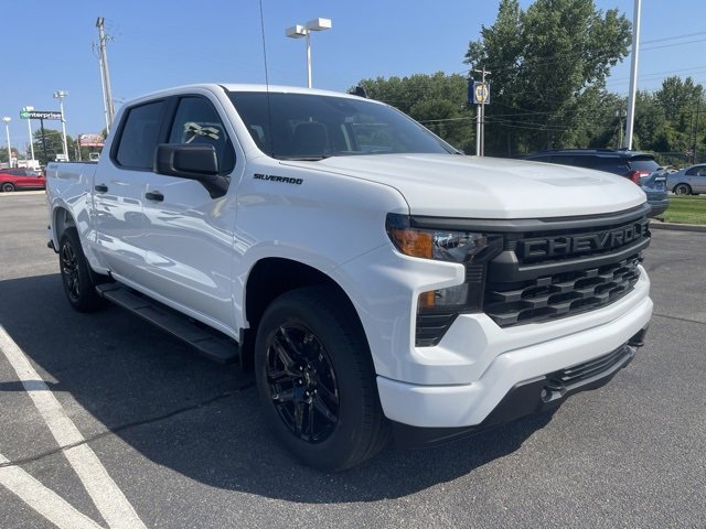 2024 Chevrolet Silverado 1500 Custom photo 4